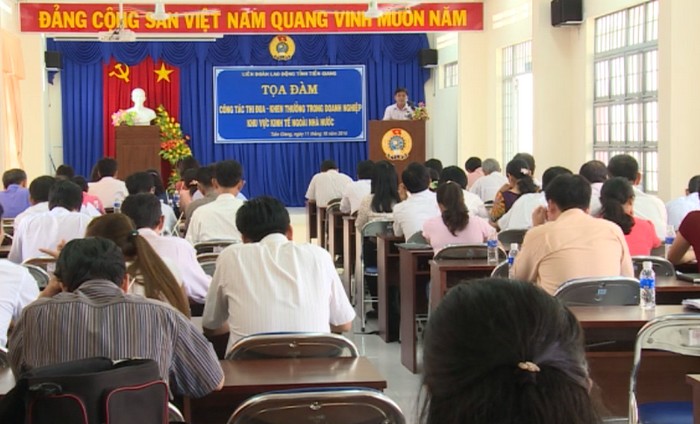 Tọa đàm công tác thi đua khen thưởng trong doanh nghiệp ngoài Nhà nước năm 2016.