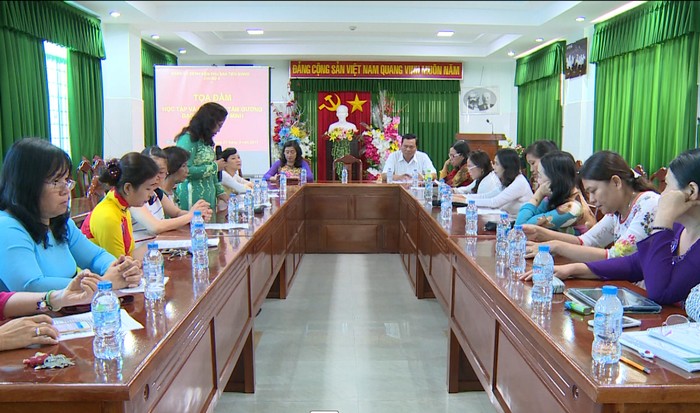 Tọa đàm học tập và làm theo tư tưởng, đạo đức, phong cách Hồ Chí Minh về vấn đề y đức.