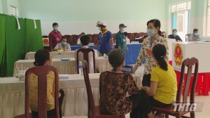Trưởng Ban Tuyên giáo Tỉnh uỷ Tiền Giang kiểm tra công tác bầu cử