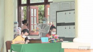 Cử tri trong khu cách ly y tế tập trung tham gia bầu cử