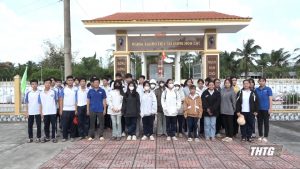 Đoàn viên thanh niên ra quân làm vệ sinh môi trường tại Nghĩa trang xã Lương Hòa Lạc