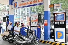 Xăng E10 có giá 19.600 đồng/lít từ 15h chiều nay 31/7