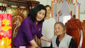 Lãnh đạo tỉnh Đồng Tháp thăm gia đình chính sách nhân 78 năm ngày Thương binh liệt sĩ
