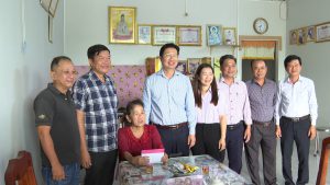 Phó Chủ tịch UBND tỉnh Đồng Tháp Huỳnh Minh Tuấn thăm gia đình chính sách